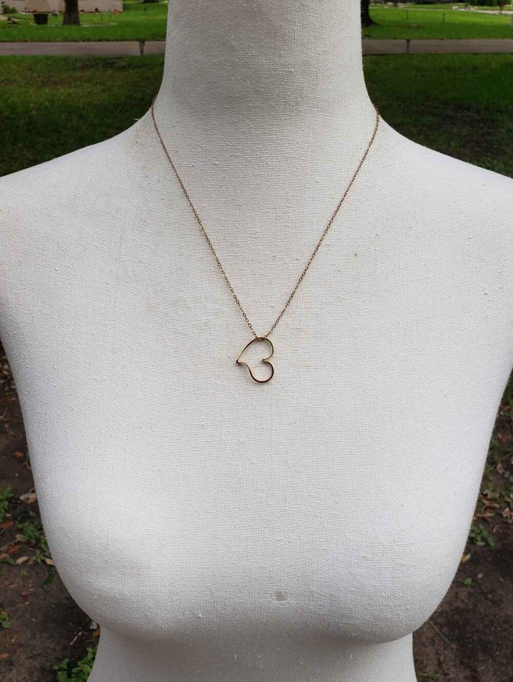Delicate Floating Heart Pendant Necklace